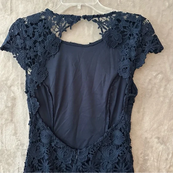 Lulu's Midnight Blue Floral Lace Mini Dress Size Medium - Picture 9 of 15